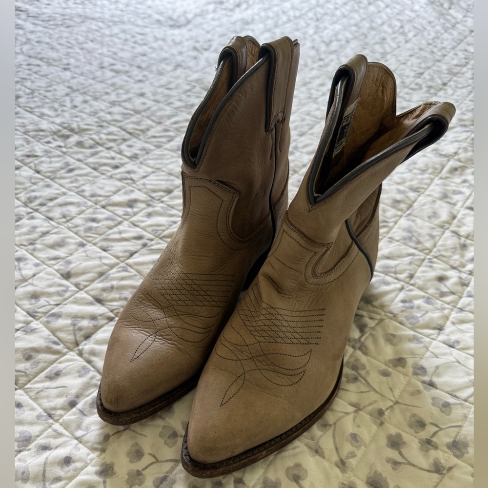 Frye Billy Short Grey Leather Cowgirl Western Boots